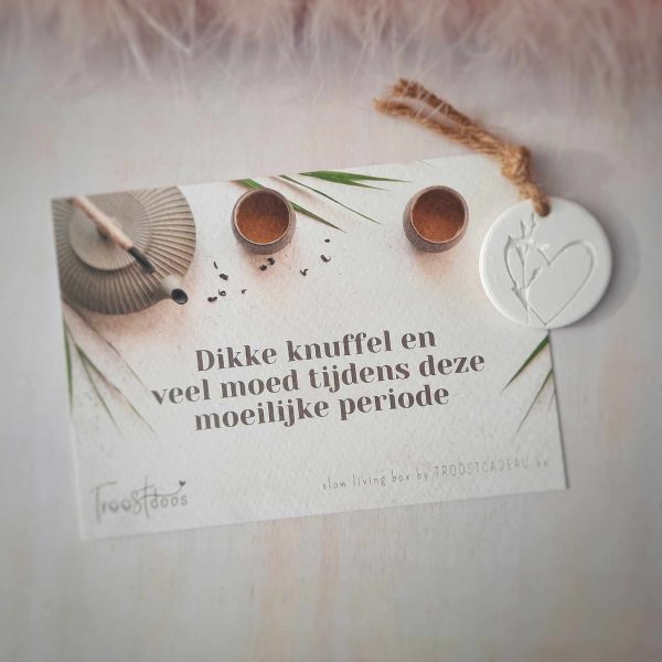 Rouw cadeau overlijden kaart 'dikke knuffel en veel moed'